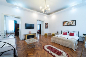 5* noble house in historic center